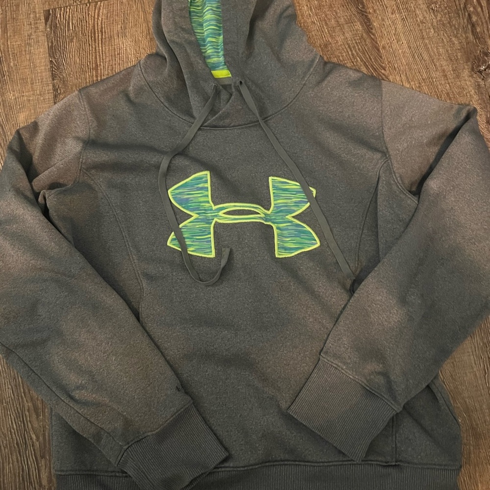 Medium Under Armour Hoodie